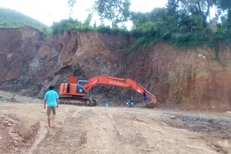 Xã Tiến Sơn (Lương Sơn, Hoà Bình): Khai thác đất “tra tấn” người dân