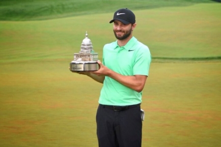 Đánh bại Charles Howell III, Kyle Stanley vô địch Quicken Loans National