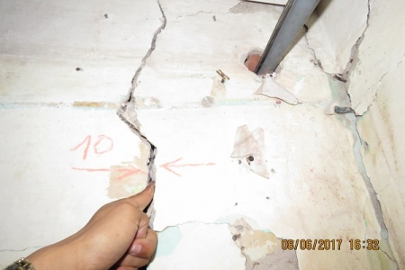 Dự án 536A Minh Khai (Hà Nội) gây lún, nứt nhà dân- Bài 1: Sống trong sợ hãi!