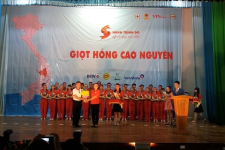 Gia Lai: Chương trình Hành trình Đỏ 2017 tổ chức Gala “Giọt hồng cao nguyên”