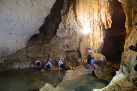 Hang Bàn Bù - vẻ đẹp hoang sơ, gắn với nhiều điển tích ly kỳ