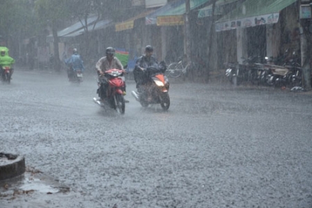 Đêm nay, miền Bắc có mưa lớn