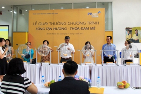 PVcombank quay thưởng chương trình “Sống tận hưởng - Thỏa đam mê"