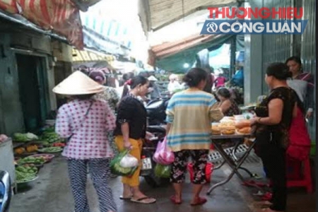 Phường 1 (quận 10, TP. HCM): Chợ tự phát - lo ngại vệ sinh an toàn thực phẩm