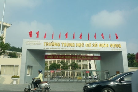 Trường THCS Dịch Vọng (Cầu Giấy): Có việc hiệu phó ép học sinh chuyển trường?