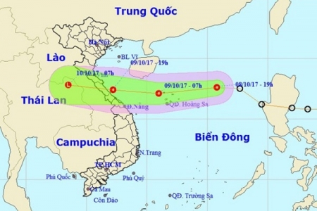 Áp thấp đổ bộ, gió giật cấp 9 gây mưa to ở miền Trung