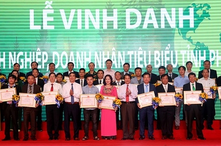 Phú Thọ: Vinh danh các doanh nghiệp, doanh nhân tiêu biểu năm 2017