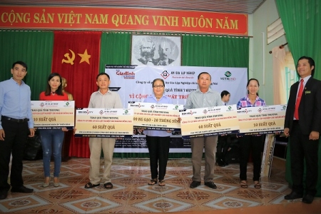 Đồng Nai: Hàng trăm phần quà, suất học bổng đến với người nghèo