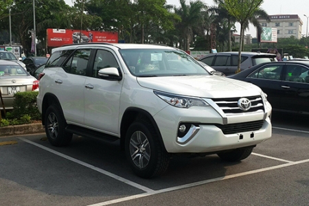 Khan hàng: Toyota Fortuner tăng 200 triệu