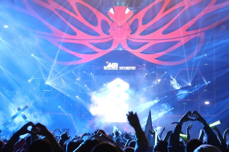 MB chiếm chọn trái tim giới trẻ Việt bằng lễ hội âm nhạc eMBee Music Connection