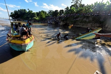 Lật phà ở Philippines, 4 người tử vong