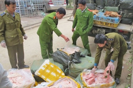 Dừng bán và thu hồi sản phẩm sữa Lactalis của Pháp vì nghi bị nhiễm khuẩn