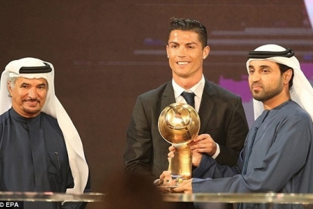 Ronaldo giành thêm 2 danh hiệu cá nhân trong năm 2017