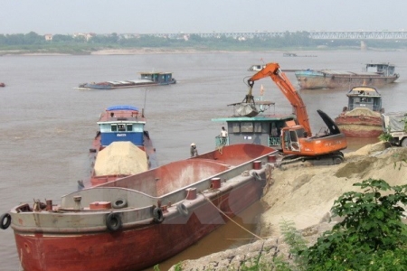 Lòng dẫn Sông Hồng đang bị đe doạ nghiêm trọng