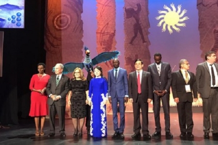 Bộ Y tế Việt Nam nhận giải thưởng quốc tế về kiểm soát thuốc lá