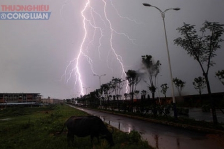 Dự báo thời tiết ngày 19/3: Cảnh báo mưa dông trên diện rộng ở Bắc Bộ và Trung Bộ