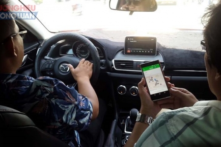 Không cấm Uber, Grab, nhưng quản thế nào?