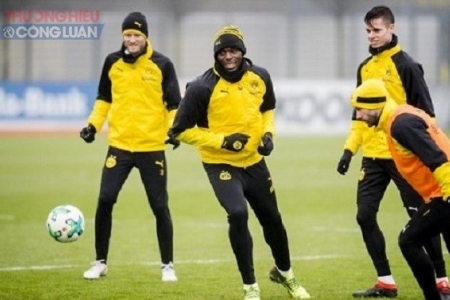 Usain Bolt xuống sân tập cùng Dortmund, thực hiện giấc mơ bóng đá