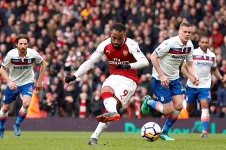 Arsenal 3 – 0 Stoke City: Hiệp hai bùng nổ, nhấn chìm đối thủ