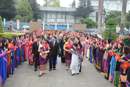 “Sáng mãi tình Việt- Lào”