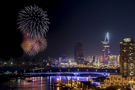 Thành phố Hồ Chí Minh tổ chức bắn pháo hoa tại 2 điểm dịp 30/4