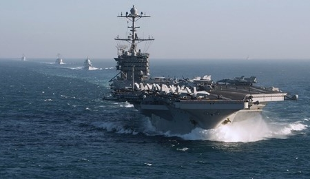 Dàn tiêm kích trên tàu sân bay USS Harry S. Truman bắt đầu không kích IS ở Syria