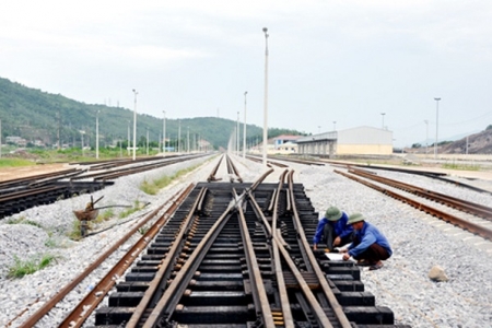 Phó Thủ tướng yêu cầu không để thất thoát, hư hỏng thiết bị, vật tư đường sắt