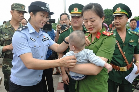 Quảng Ninh: Giải cứu một trẻ em bị bán sang Trung Quốc