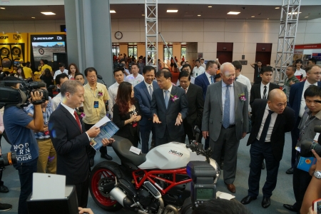 Mô tô phân khối lớn "hâm nóng" triển lãm Vietnam AutoExpo 2018