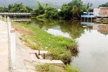 Bình Định: Khởi tố, bắt tạm giam thanh niên đẩy bạn gái xuống sông