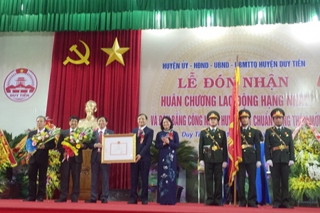 Duy Tiên (Hà Nam): Đón nhận bằng đạt chuẩn Nông thôn mới