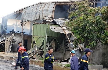 Hải Phòng: Cháy lớn thiêu rụi hàng ngàn mét vuông nhà xưởng