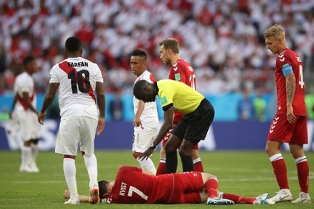 Peru – Đan Mạch (H1): Cueva của Peru sút penalty hỏng ăn