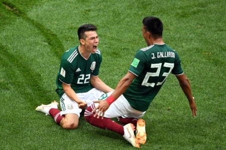 Đức - Mexico (H1): 'Nhà vô địch' bị dẫn trước