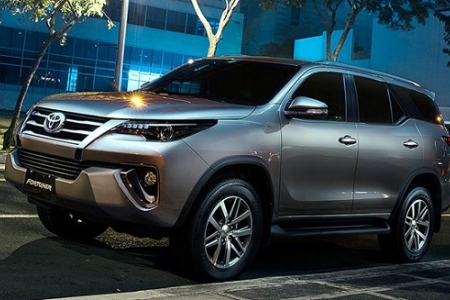 Fortuner 2018 loại bỏ phiên bản 2.7 thêm bản 2.8 và tăng giá gần 50 triệu