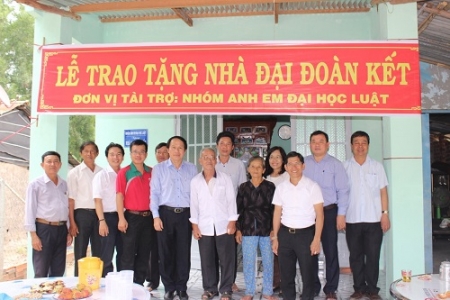 Phuc Khang Corp trao nhà và tặng quà cho gia đình khó khăn tại Tây Ninh