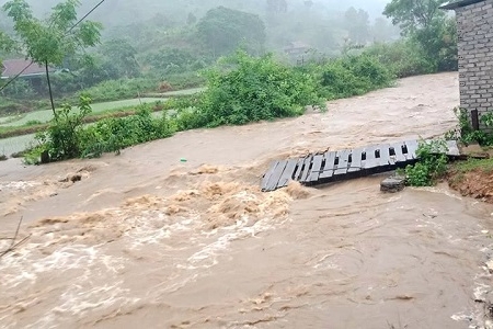 18 người chết, mất tích do mưa lũ