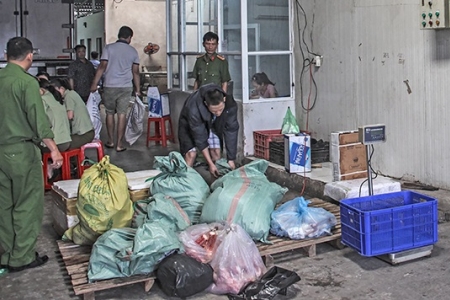 Cần Thơ: Phát hiện 31 tấn thực phẩm tươi sống và đông lạnh không rõ nguồn gốc xuất xứ