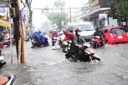 Biển Đông hiện đang xuất hiện 2 áp thấp nhiệt đới, cần đề phòng lũ quét, ngập úng