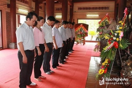 Nghệ An: Ủy ban MTTQ dâng hương kỷ niệm 71 năm Ngày Thương binh Liệt sỹ