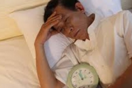 Nguyên nhân gây mất ngủ ở người già và cách khắc phục