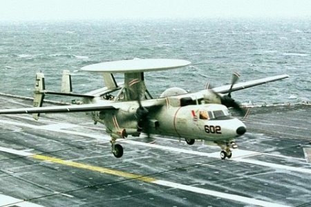 Trung Quốc bí mật chế tạo máy bay tác chiến điện tử giống E-2 Hawkeye của Mỹ