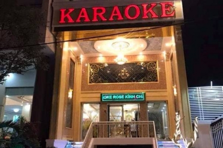 Đi hát karaoke bất ngờ bị một nhóm người dùng hung khí truy sát