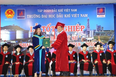 Trường Đại học Dầu khí Việt Nam tổ chức lễ tốt nghiệp và khai giảng năm học mới