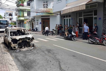 Khánh Hòa: Ô tô 7 chỗ của một doanh nghiệp bị đốt cháy giữa đêm