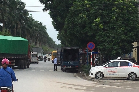 Gia Lâm (Hà Nội): Báo động về tình trạng vi phạm trật tư đô thị trên đường 379