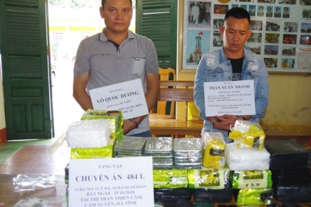 Hà Tĩnh: Bắt 2 đối tượng, thu 10 bánh heroin, 32 kg ma túy đá