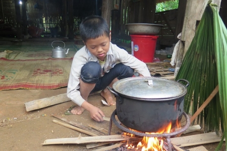 Hà Giang: Con thơ ngơ ngác chờ cha về...