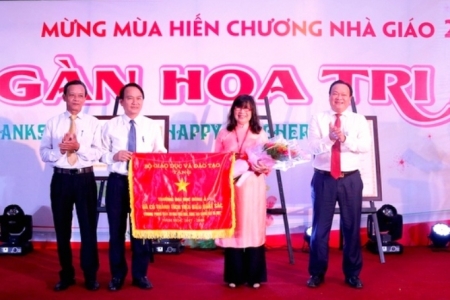 Đà Nẵng: Đại học Đông Á đón nhận Cờ thi đua của Bộ GD&ĐT