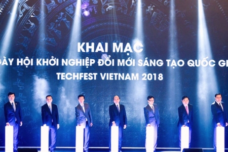 Thủ tướng Nguyễn Xuân Phúc dự Techfest 2018